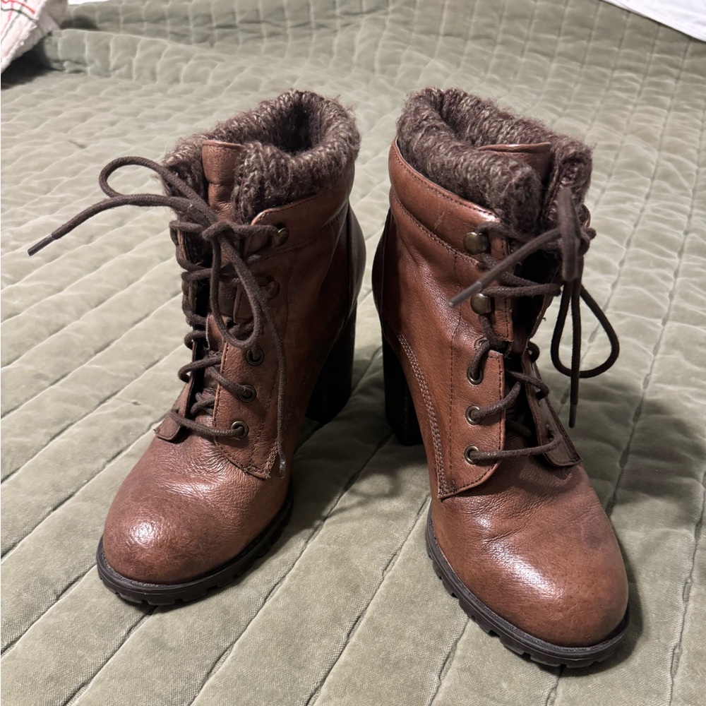 JUDDI Steve Madden Lace Up Booties
